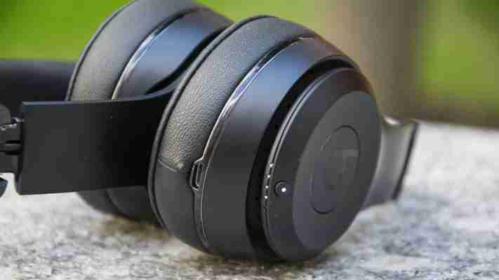 Save money with this killer pair of Beats Solo 3 deals