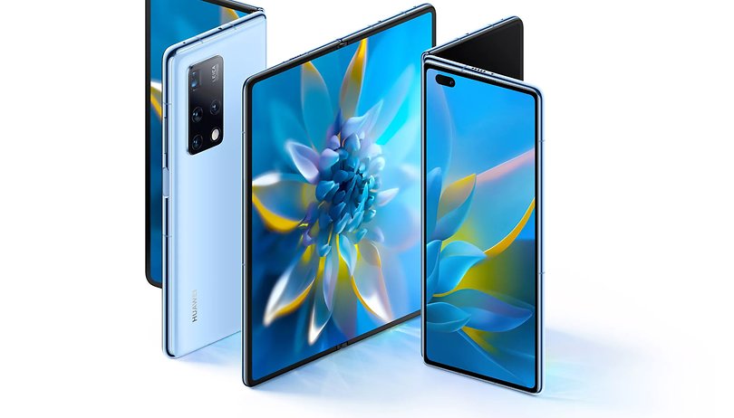 Initial review of the new Huawei Mate X2 foldable phone